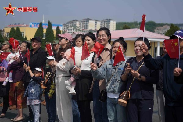高清大图：中外学员混编同训，今日起航！